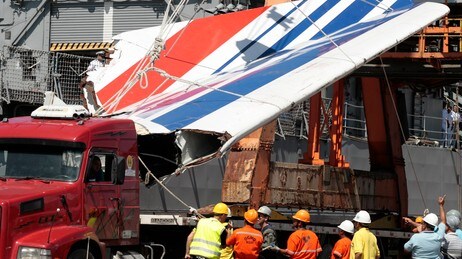 Vrakgods fra Air France-flyet som styrtet i Atlanterhavet i juni 2009 (Foto: Eraldo Peres/Scanpix/AP)
