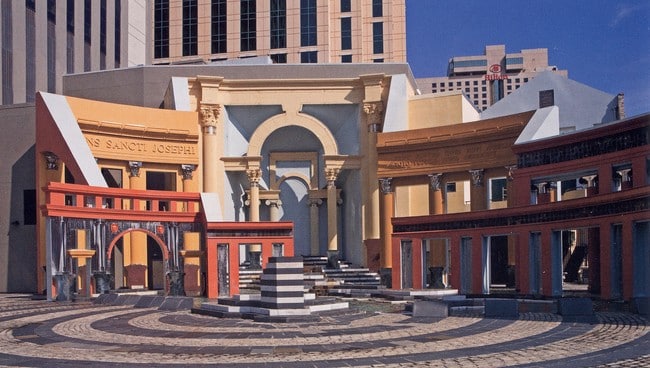 Charles More: Piazza d'Italia i New Orleans, Louisiana 1976 - 9. (Foto: Charles Moore Foundation) Charles More: Piazza d'Italia i New Orleans, Louisiana 1976 - 9. (Foto: Charles Moore Foundation)