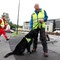 Hundefører Leif Gullstein fra Bergen har søkt etter mennesker sammen med hunden Zappo på øyene rundt Utøya etter skytetragedien. 