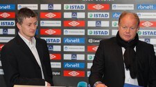 Tromsøs Per Mathias Høgmo (t.h.) og Moldes Ole Gunnar Solskjær (Foto: Ekornesvåg, Svein Ove/Scanpix) Tromsøs Per Mathias Høgmo (t.h.) og Moldes Ole Gunnar Solskjær (Foto: Ekornesvåg, Svein Ove/Scanpix)