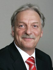 Odd Eriksen ble nærings- og handelsminister 17.10.2005. (Foto: Sigurdsøn, Bjørn/SCANPIX) Odd Eriksen ble nærings- og handelsminister 17.10.2005. (Foto: Sigurdsøn, Bjørn/SCANPIX)