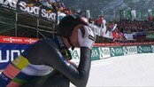Bardal landet på 230 meter - men fikk fall - Anders Bardal hoppet et kjempehopp på 230 meter, men fikk registrert fall da han var nede med henda. Kommentatorer: Arne Scheie og Espen Bredesen
