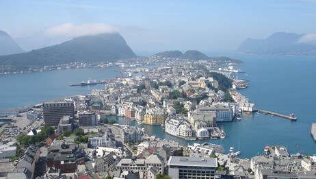 Ålesund sett fra Fjellstua. (Foto: Nina Skurtveit/NRK) Ålesund sett fra Fjellstua. (Foto: Nina Skurtveit/NRK)