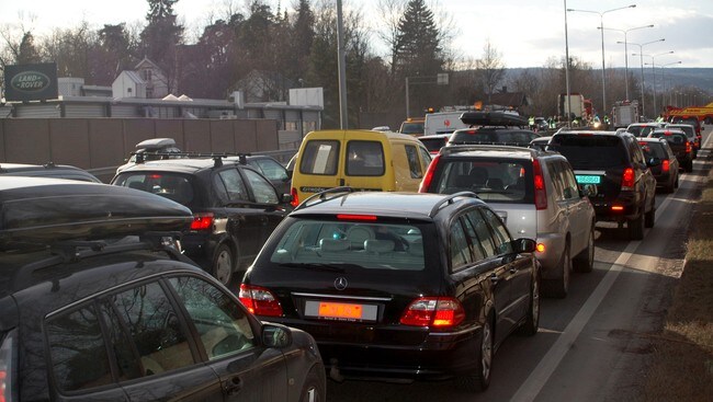 E 18 ved Høvik (Foto: Kvale, Jens O./SCANPIX) E 18 ved Høvik (Foto: Kvale, Jens O./SCANPIX)