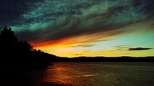Solstreif nattehimmel Nord-Norge (Foto: Bjørnar Grøntveit Winnberg)