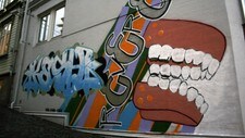Nuart av Ben Wolf og Chris Stain
