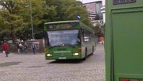 Buss på Domkirkeplassen (NRK) Buss på Domkirkeplassen (NRK)