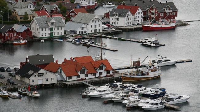 Knutholmen i Kalvåg (Foto: Kjell Arvid Stølen/NRK) Knutholmen i Kalvåg (Foto: Kjell Arvid Stølen/NRK)