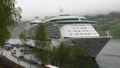 Cruiseskip i Olden - Tysdag 22. mai låg to av verdas største cruiseskip i Olden.