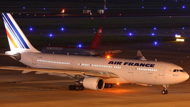 Air France-flyet som er savnet i et udatert bilde fra George Bush International Airport i Houston (Foto: airteamimages.com/AP)