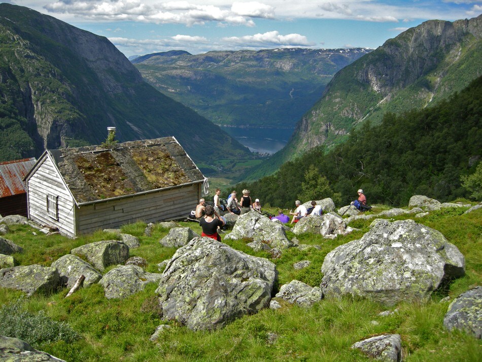 Gardshamarstølen er rastested på vei fra Sunndal til Fonnabu.