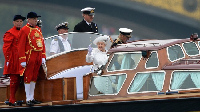 dronning elisabeth (Foto: Adrian Dennis/Afp) dronning elisabeth (Foto: Adrian Dennis/Afp)