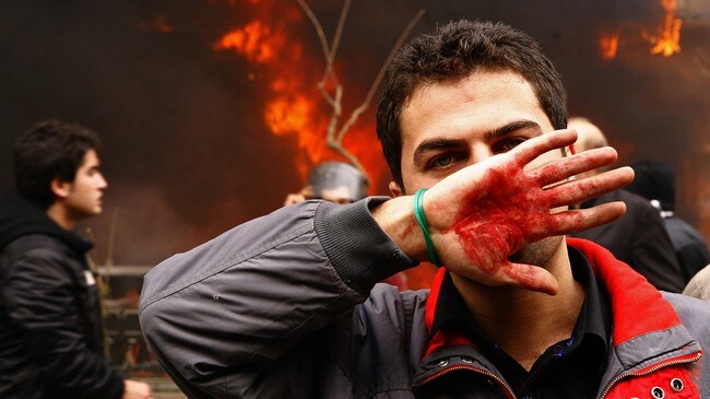 Iransk opposisjonell (Foto: Amir Sadeghi/Scanpix/AFP) Iransk opposisjonell (Foto: Amir Sadeghi/Scanpix/AFP)