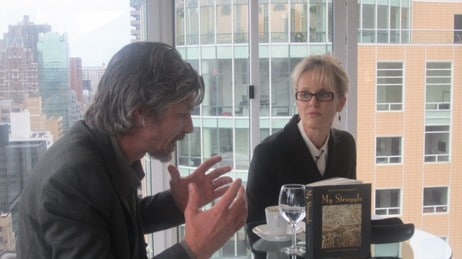 Karl Ove Knausgård og Siri Hustvedt i NY (Foto: Jon Gelius/NRK) Karl Ove Knausgård og Siri Hustvedt i NY (Foto: Jon Gelius/NRK)