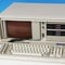 IBM produserte den første bærbare datamaskinen i 1983. Her var skjermen litt større enn Osborne 1s skjerm, IBM kunne tilby 8 tommer.