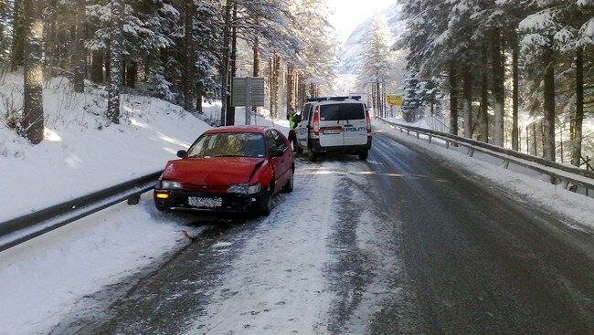 Trafikkuhell ved Mo. (Foto: Vegar Erstad/NRK) Trafikkuhell ved Mo. (Foto: Vegar Erstad/NRK)