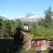 Det er vakkert på Trollheimshytta. På gode værdager er det gjester også her. Et helt spesielt tun for glade fjellvandrere