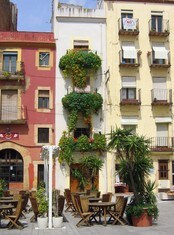 Blomster på balkong i Tarragona Spania (Foto: Mette Stensholt Schau) Blomster på balkong i Tarragona Spania (Foto: Mette Stensholt Schau)