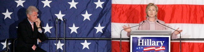 Tidligere president i USA, Bill Clinton, og senator Hillary Clinton (Foto: KATHY WILLENS/AP)