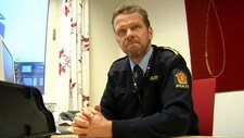 Politiadvokat Kåre Solvoll sier at nye siktelser kan komme i dag (Foto: Anders Winlund/NRK) Politiadvokat Kåre Solvoll sier at nye siktelser kan komme i dag (Foto: Anders Winlund/NRK)