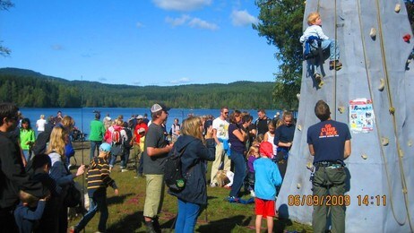 Klatring på kom deg ut-dagen 2009. (Foto: DNT Oslo og Omegn) Klatring på kom deg ut-dagen 2009. (Foto: DNT Oslo og Omegn)