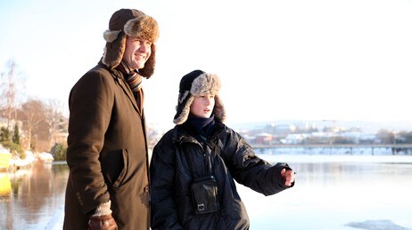 Sigurd Bangjord (12) og miljøvernministere Erik Solheim. (Foto: Arne Kristian Gansmo/NRK) Sigurd Bangjord (12) og miljøvernministere Erik Solheim. (Foto: Arne Kristian Gansmo/NRK)