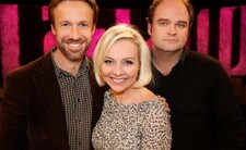 Video Linn Skåber med Thomas Giertsen og Atle Antonsen i «Litt av et liv» (Foto: Nyhetsspiller)