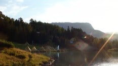 Idylliske Fossasete i morgensol. Her under DNT ung Bergen sin BaseCamp i 2006.