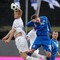 John Arne Riise (t.v.) i duell med Gylfi Thor Sigurdsson. John Arne Riise (t.v.) i duell med Gylfi Thor Sigurdsson.