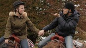 Typen til: Else og Leo på ridetur - Leo Ajkic er kjæresten til 8 kjente norske damer i "Typen til". I første episode tar han med seg Else Kåss Furuseth på ridetur, se smakebit her. Alt om "Typen til" på P3.no/typentil.