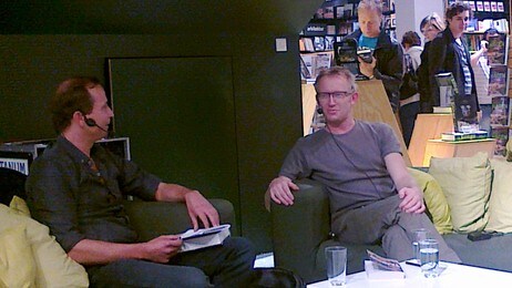 Morten Strøksnes (t.v) og David van Reybrouck (Foto: Anne Cathrine Straume/NRK) Morten Strøksnes (t.v) og David van Reybrouck (Foto: Anne Cathrine Straume/NRK)