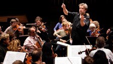 Saraste og Oslofilharmonikerne (Foto: Richardsen, Tor /SCANPIX ) Saraste og Oslofilharmonikerne (Foto: Richardsen, Tor /SCANPIX )