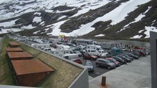Stor pågang i Trollstigen (Foto: Edmund Meyer) Stor pågang i Trollstigen (Foto: Edmund Meyer)