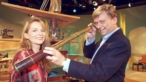 Antikviteter & snurrepiperier 19.12.2000