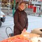 Elin Stangnes

- Jeg er ikke så veldig glad i mørketida. Kunne godt tenke meg å reise til syden for å korte den ned. Men det hjelper om været er mildt, så man kan være mye ute. Det er hjelper å være ute mens det er lyst, forteller rekeselgeren.
