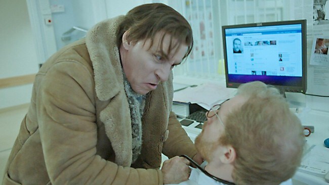 Lilyhammer - Frank møter norsk helsevesen (Foto: RUBICON) Lilyhammer - Frank møter norsk helsevesen (Foto: RUBICON)