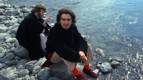 George Harrison og John Lennon i Rishikesh, India, (AP)