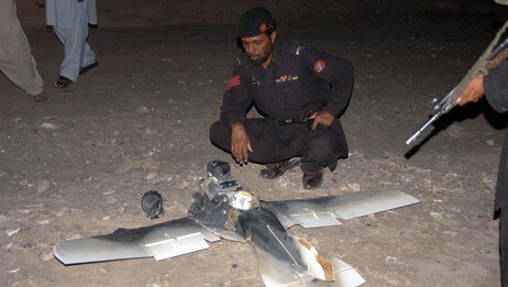 Vrak av drone (Foto: ASGHAR ACHAKZAI/Afp) Vrak av drone (Foto: ASGHAR ACHAKZAI/Afp)