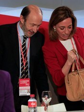 Alfredo Perez Rubalcaba og Carme Chacon (Foto: Marcelo del Pozo/Reuters) Alfredo Perez Rubalcaba og Carme Chacon (Foto: Marcelo del Pozo/Reuters)