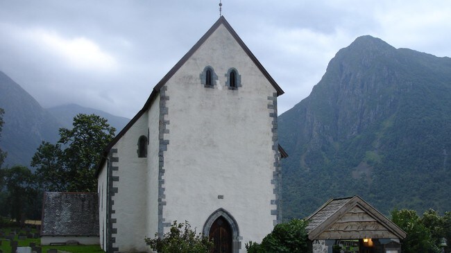 Kvinnherad kirke i Rosendal (Foto: Nina Skurtveit/NRK)