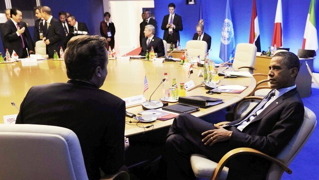 Barack Obama i samtale med David Cameron ved G8-møtet (Foto: -/Afp) Barack Obama i samtale med David Cameron ved G8-møtet (Foto: -/Afp)