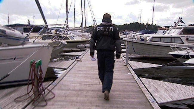 Politiet jakter på stjålne båter (Foto: Katarina Theis-Haugan/NRK) Politiet jakter på stjålne båter (Foto: Katarina Theis-Haugan/NRK)