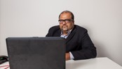 Shazad Akbar snakker om terrorisme - Advokat Shazad Akbar snakker om droneangrep og ekstremisme.