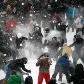 Snøballkrig (Scanpix)