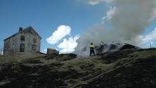 Brann på Kvikne (Foto: Jon Schärer)
