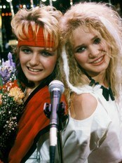 Dollie de Luxe vinner den norske MGP-finalen i 1984 (Foto: Thorberg, Erik/Scanpix) Dollie de Luxe vinner den norske MGP-finalen i 1984 (Foto: Thorberg, Erik/Scanpix)