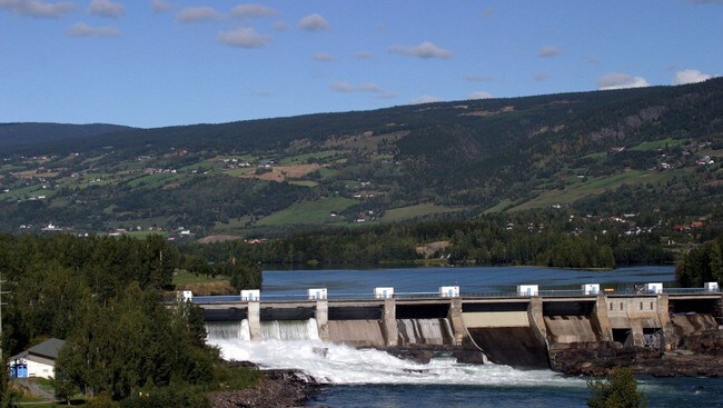 1000 friskemeldt ørret kan passere fisketrappa i Hunderfossen i år. Det er ny rekord! (Foto: Paul Kleivën/Scanpix) 1000 friskemeldt ørret kan passere fisketrappa i Hunderfossen i år. Det er ny rekord! (Foto: Paul Kleivën/Scanpix)
