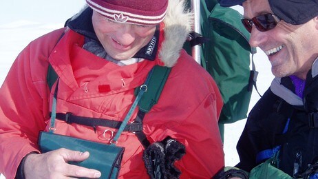 På tur med kart og kompass (Foto: Hilde Løken Magnussen)