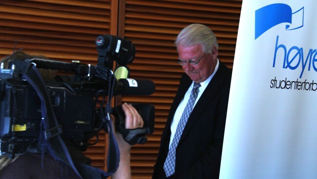 Carl I. Hagen (Foto: Jonas Sætre/NRK) Carl I. Hagen (Foto: Jonas Sætre/NRK)