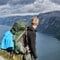 FIN UTSIK: Stian nyter utsikten over Lysefjorden.